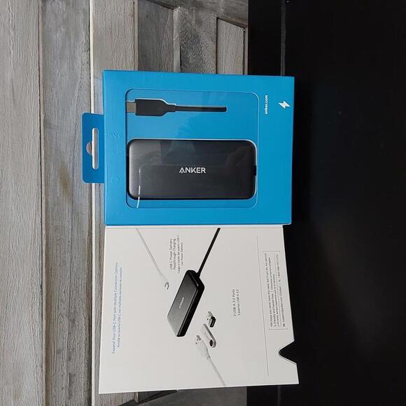 USB C Hub, 4-in-1 USB-C, with 60W PD, 3 USB-A, 1 USB-C | Anker - Picture 8 of 10